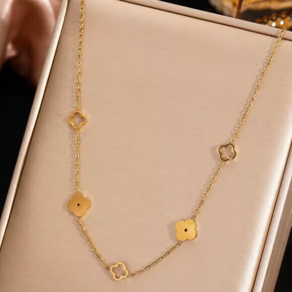 14K Gold Filled Four Leaf Clover Necklace - Picture 4 of 4